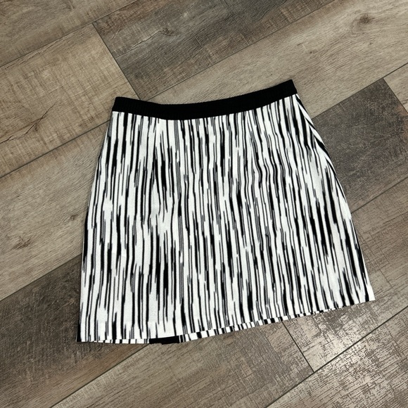Missoni space dyed knit mini skirt in black and white - Picture 7 of 8
